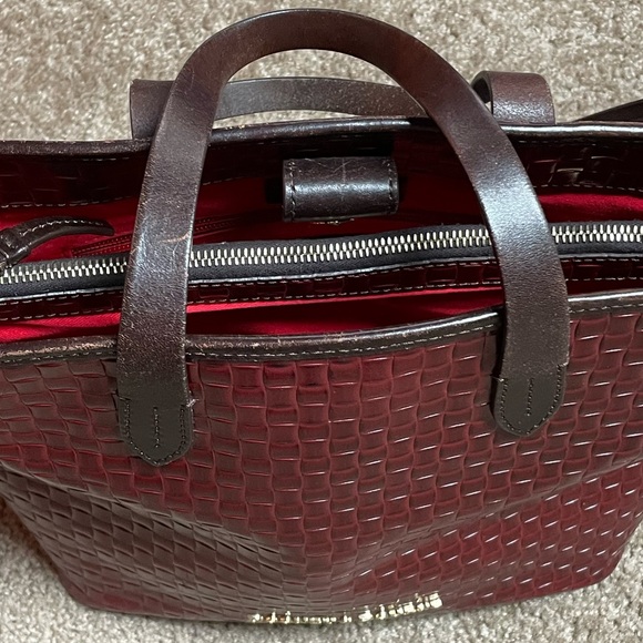 DOONEY & BOURKE GENTLY USED LARGE RED SATCHEL. - Picture 9 of 10